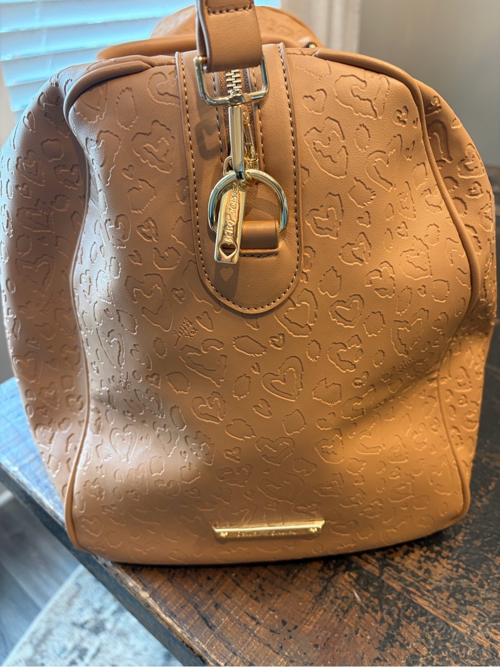 Betsey Johnson Tan Hearts Travel Weekender Duffel- like new - Picture 12 of 13